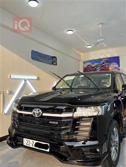 تۆیۆتا لاند کروزەر